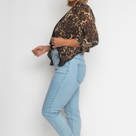Leopard print 3/4 sleeve top (Plus size) - Picture 3 of 3